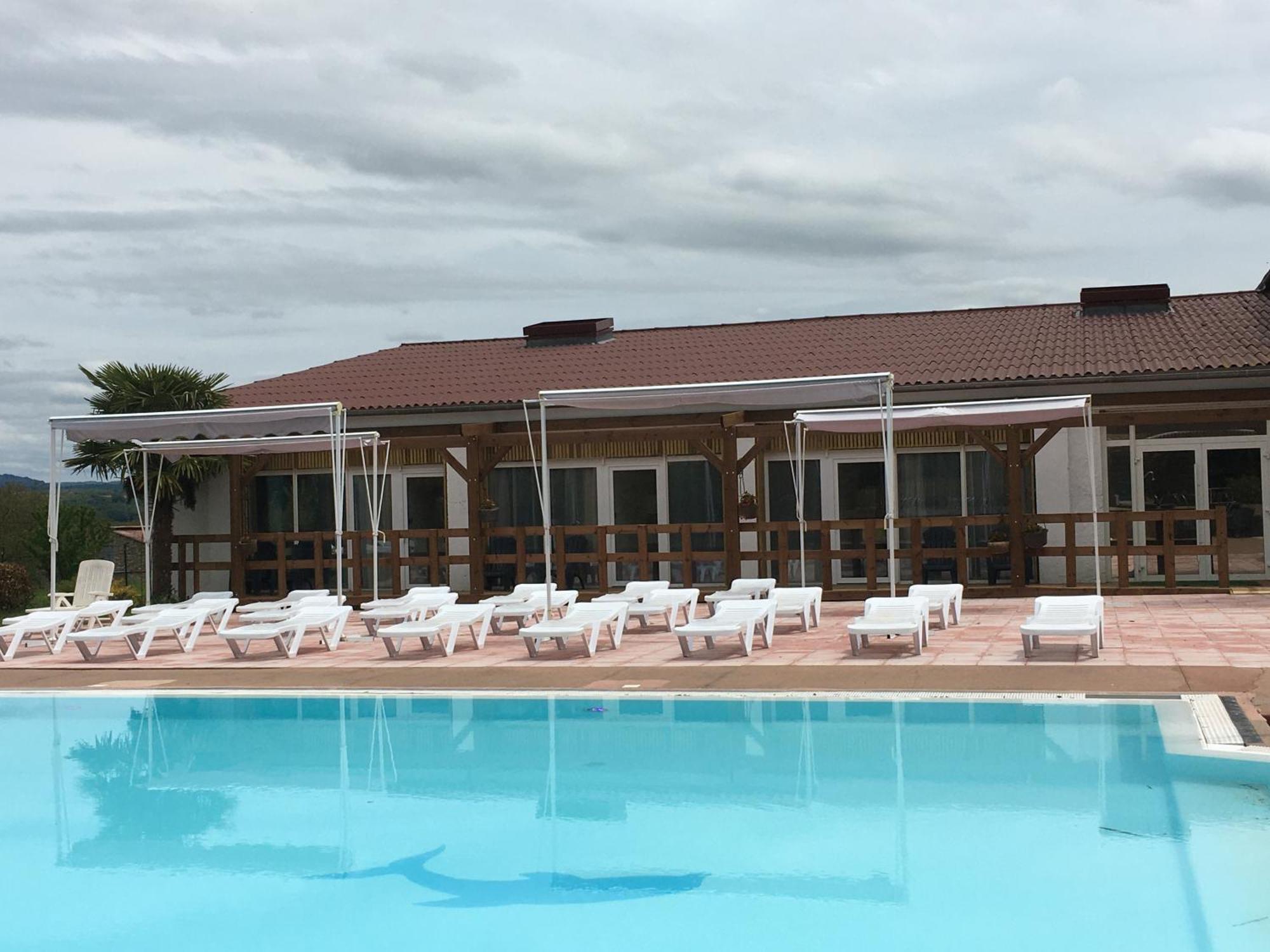 Hotel Restaurant - Le Vieux Pigeonnier Loubressac Экстерьер фото